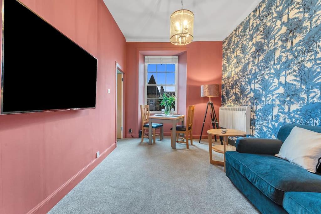 Boutique Modern Royal Mile Apartment Sleeps 4 爱丁堡 外观 照片