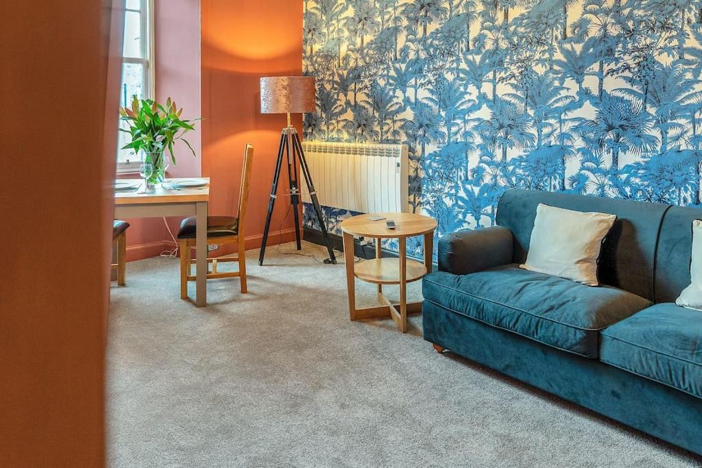 Boutique Modern Royal Mile Apartment Sleeps 4 爱丁堡 外观 照片