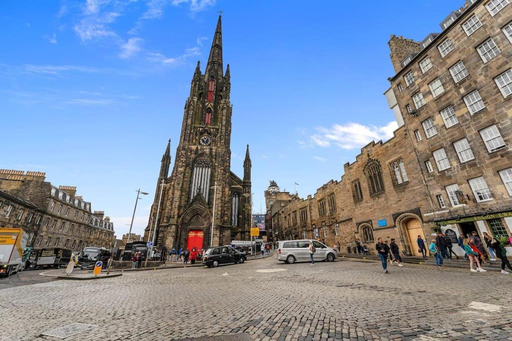 Boutique Modern Royal Mile Apartment Sleeps 4 爱丁堡 外观 照片