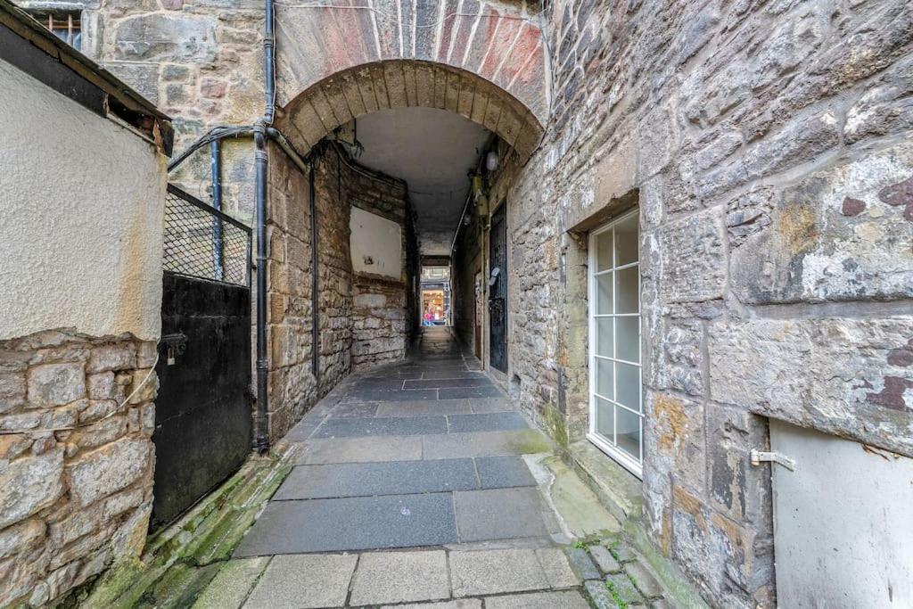 Boutique Modern Royal Mile Apartment Sleeps 4 爱丁堡 外观 照片